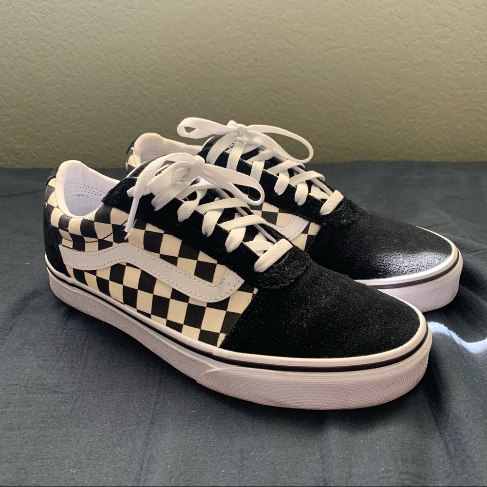 Checkered Vans, US Women’s 9.5